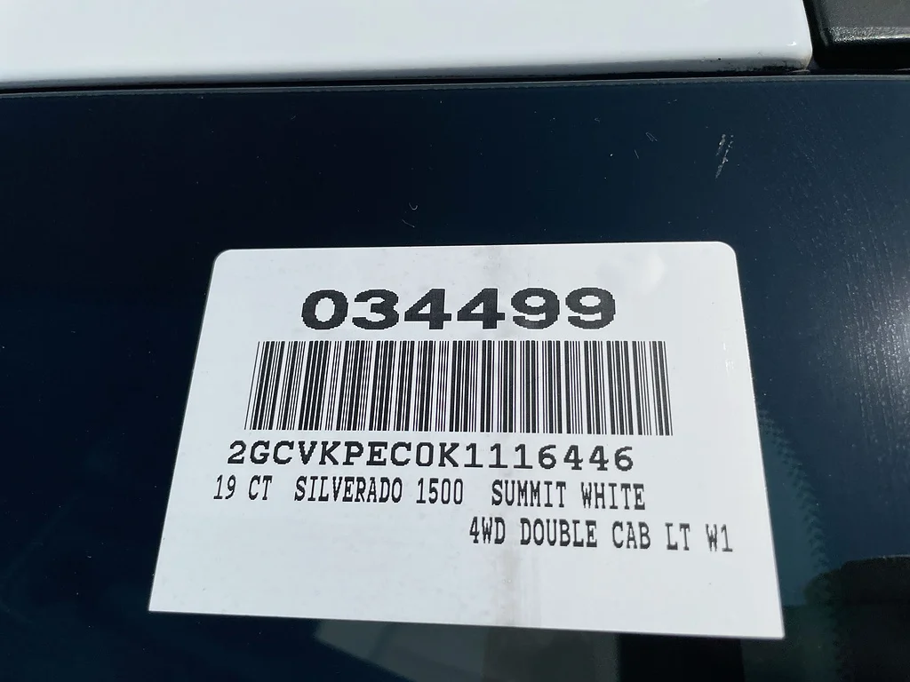 Used 2019 Summit White Chevrolet LT image 31