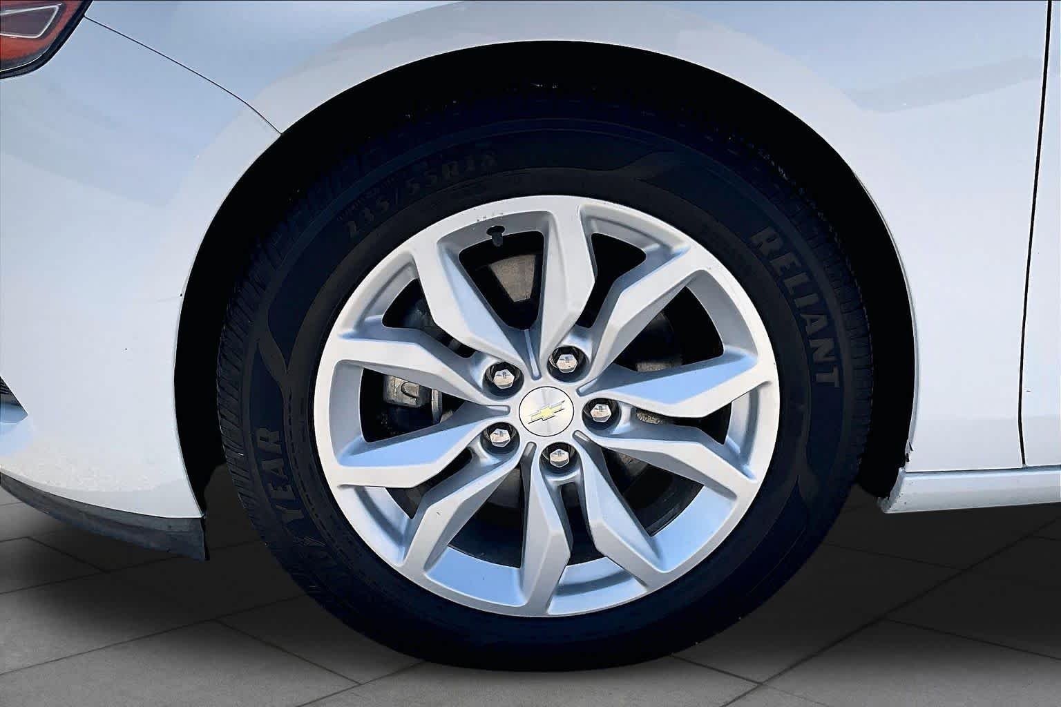 Used 2016 Summit White Chevrolet LT image 10