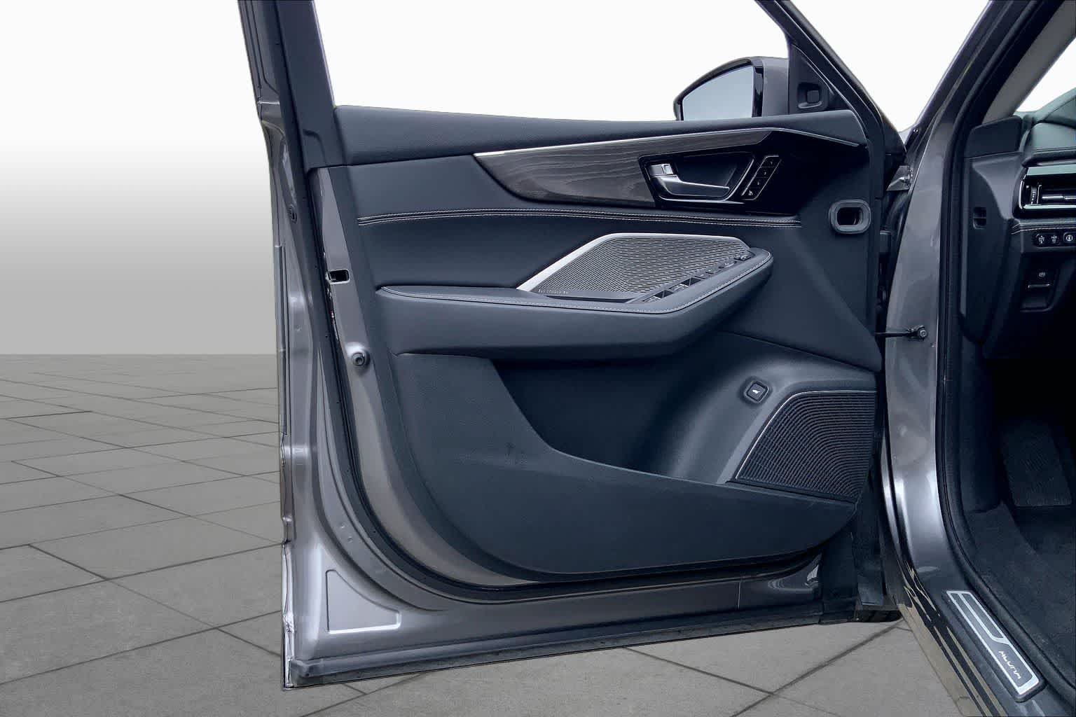 Used 2023 Liquid Carbon Metallic Acura w/Advance Package image 21