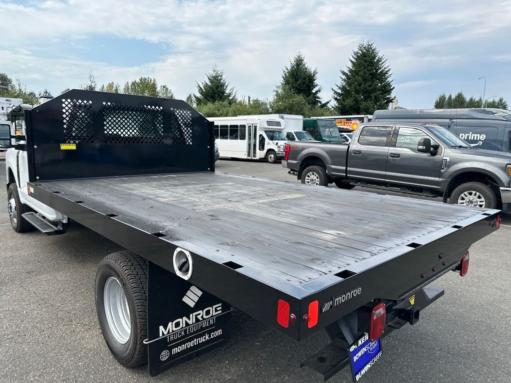 2025 Ford F-350 Super Duty Chassis Cab XL - Photo 20