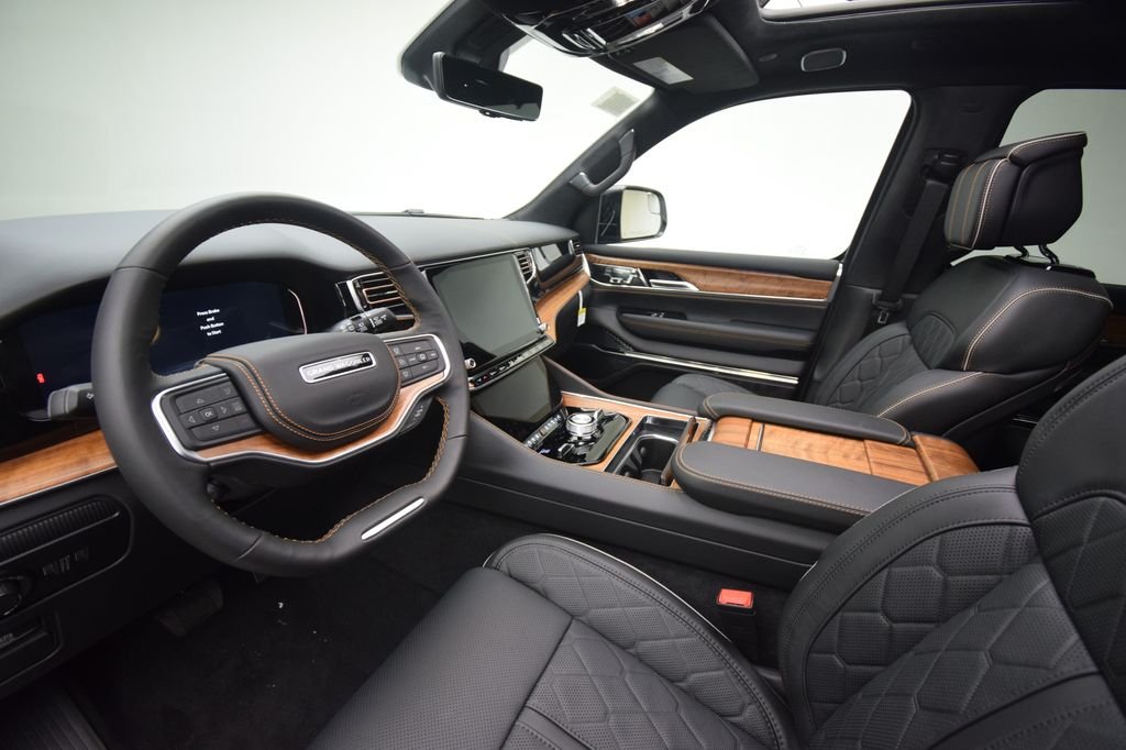 New 2026 Bright White Clearcoat Jeep Summit Reserve image 38
