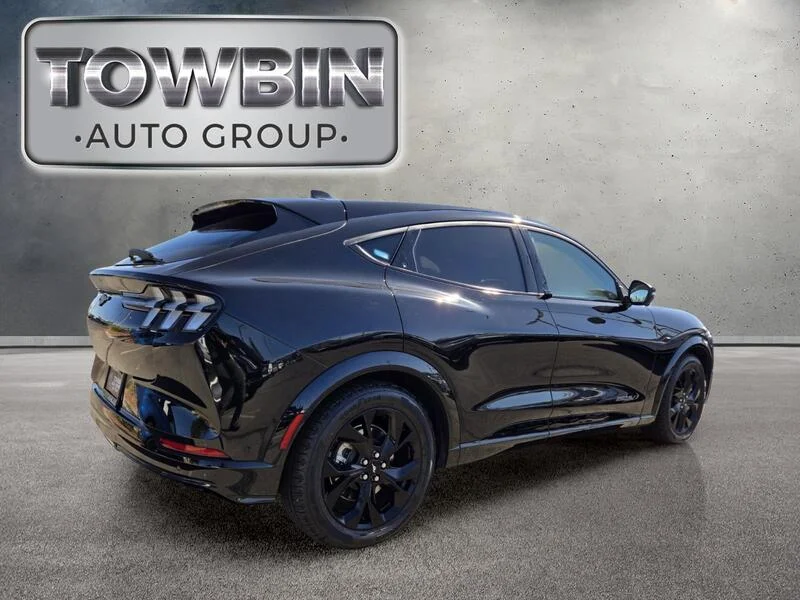 Used 2023 Shadow Black FORD PREMIUM AWD image 4