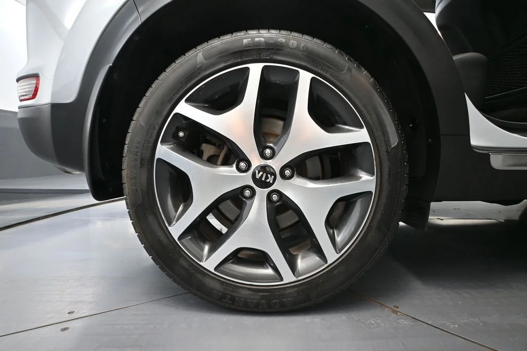 Used 2019 Silver Kia SX image 14