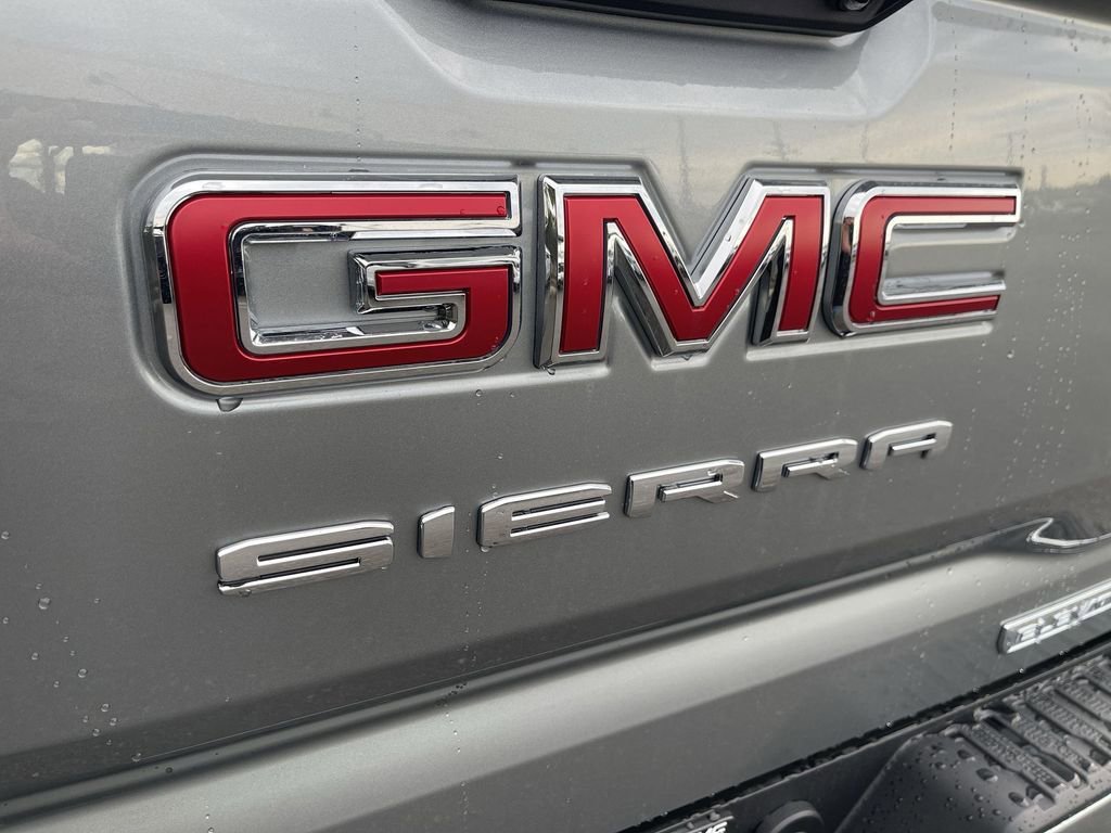 New 2026 Sterling Metallic GMC Elevation image 32