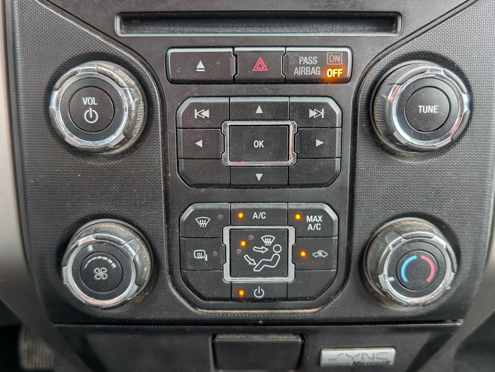 Used 2014 Ingot Silver Ford XLT image 17