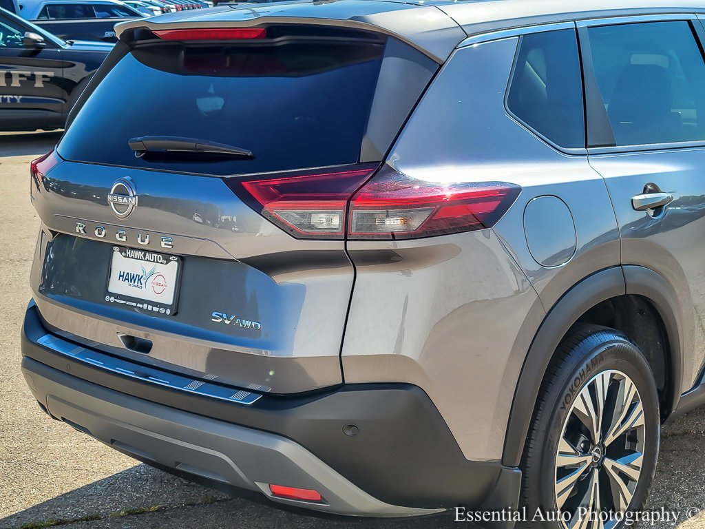 Used 2023 Gun Metallic Nissan SV image 6