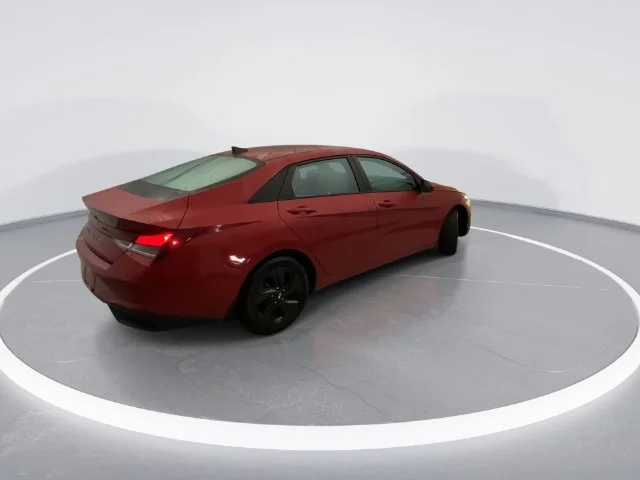 Used 2023 Red Hyundai SEL image 4
