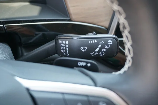 2024 Volkswagen Atlas SE w/Tech - Photo 26