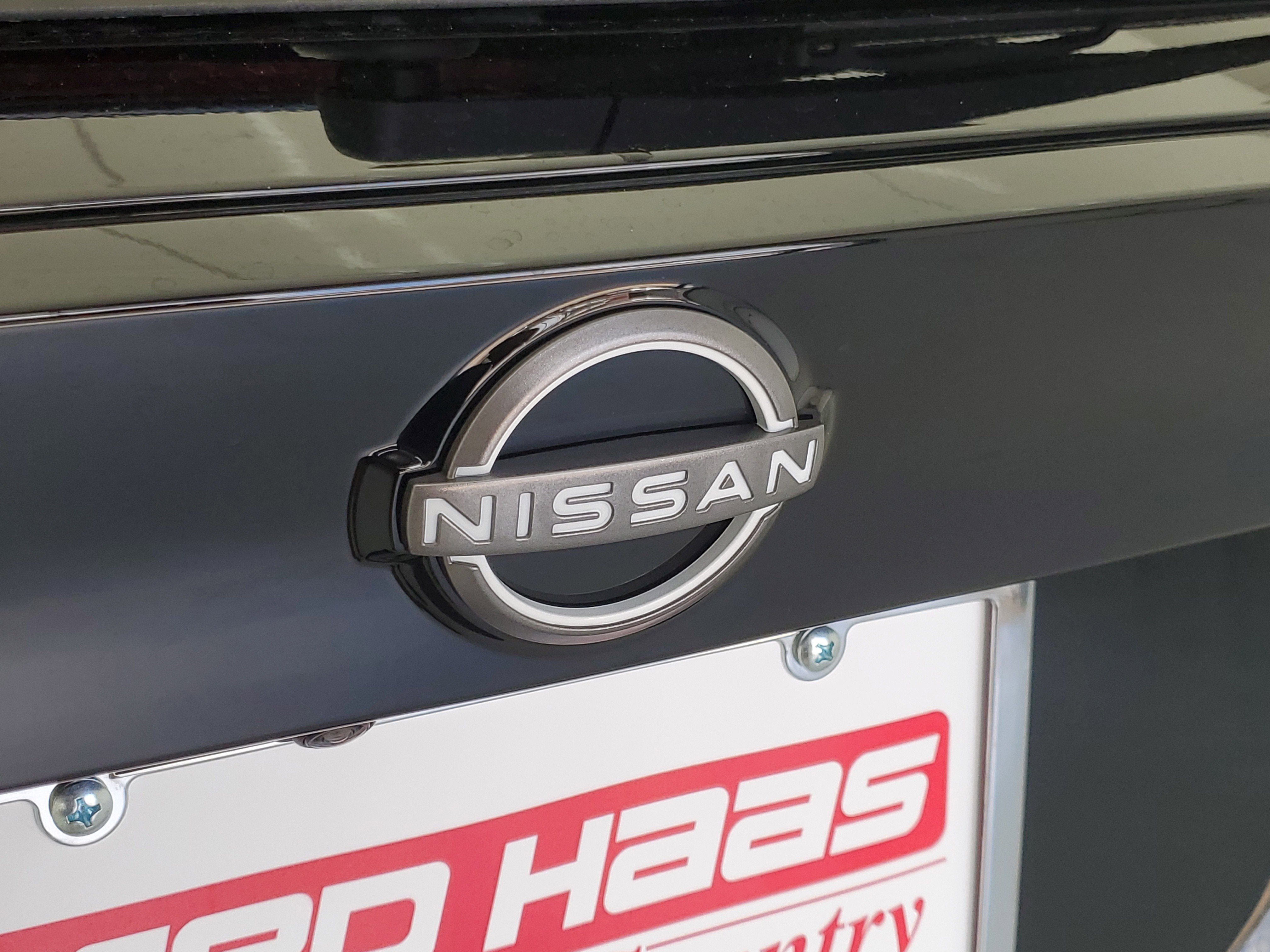 Used 2025 Super Black Nissan SV image 9