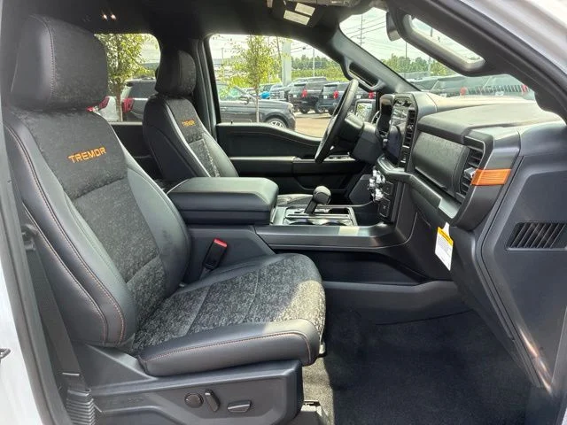 New 2026 Oxford White Ford Tremor® image 34