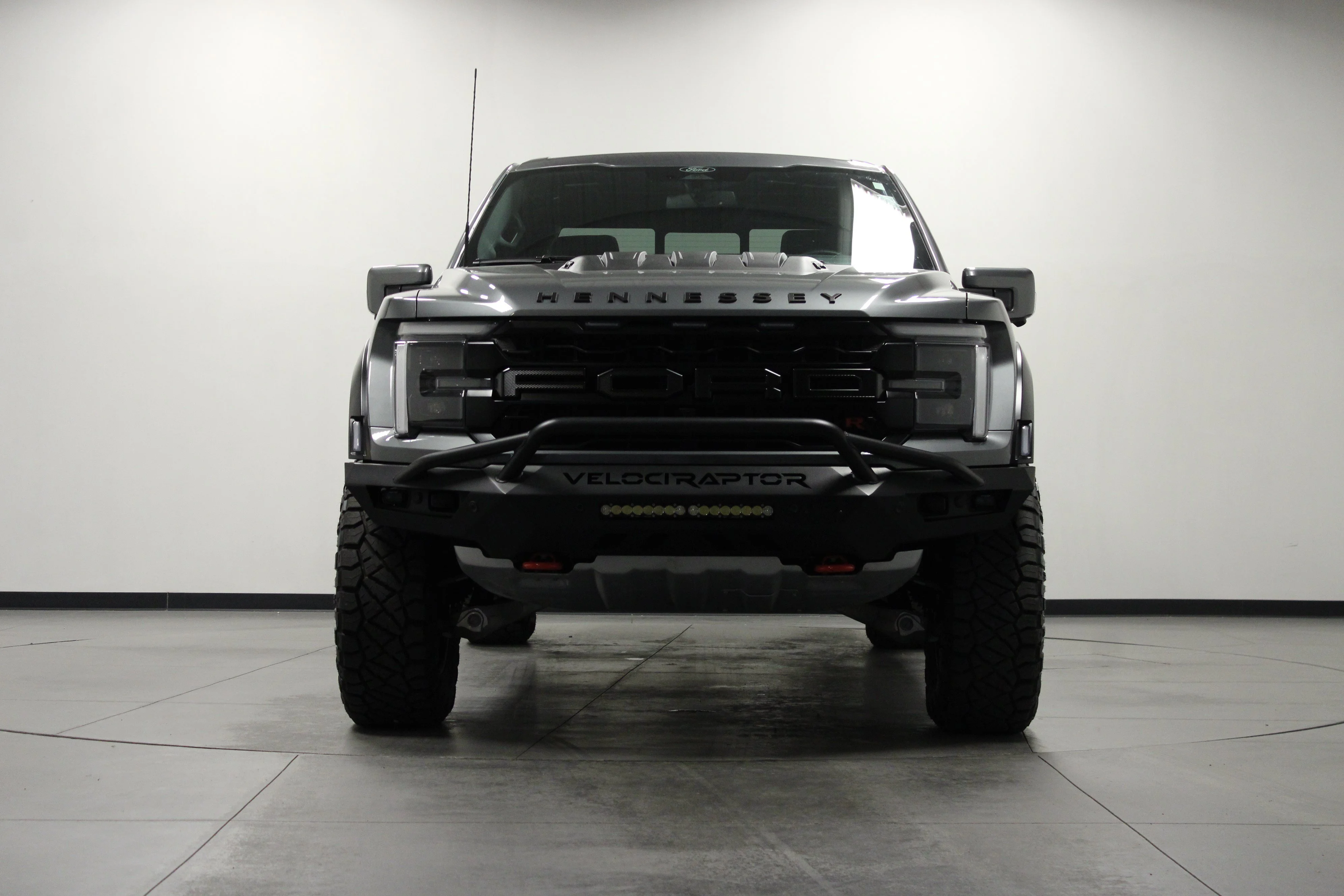 Used 2025 Carbonized Gray Metallic Ford Raptor image 9