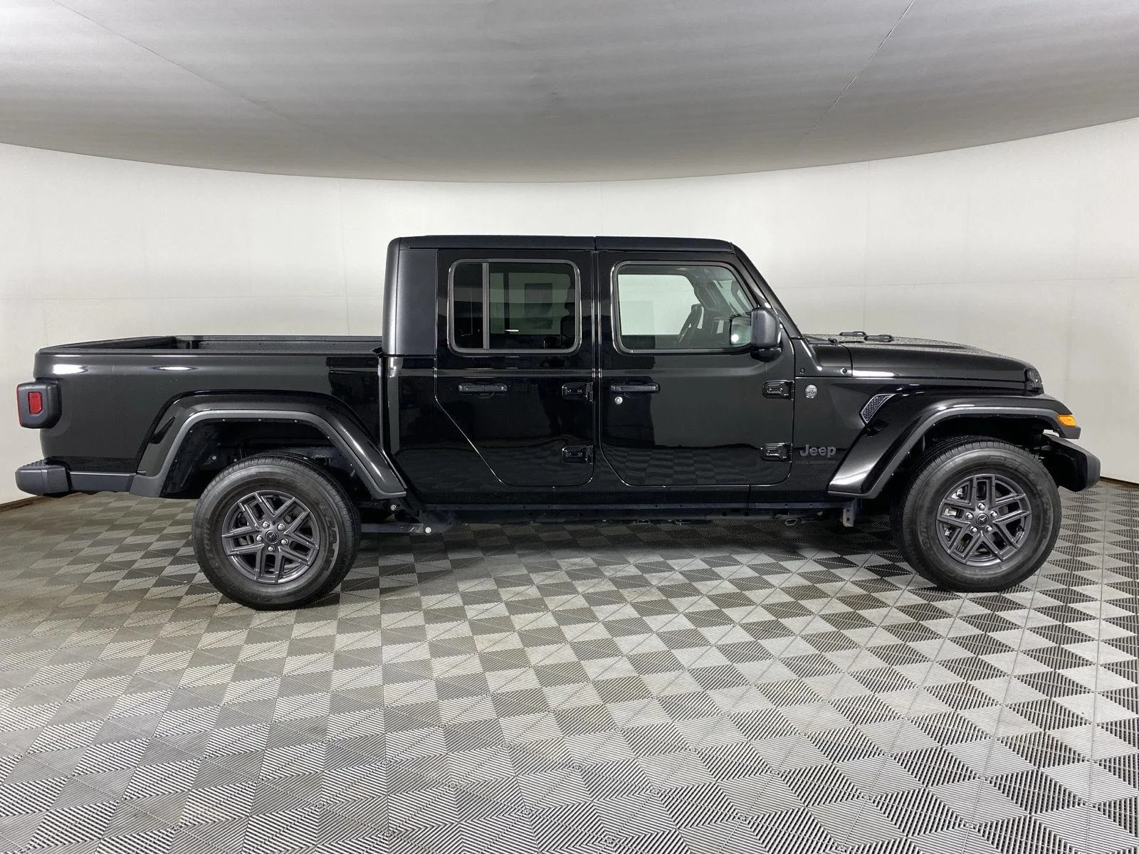 Used 2024 Black Clearcoat Jeep Sport S image 10