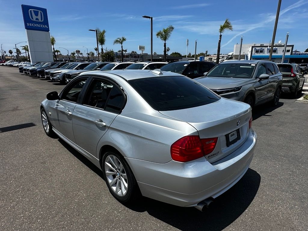 Used 2011 Silver BMW 328i xDrive image 6