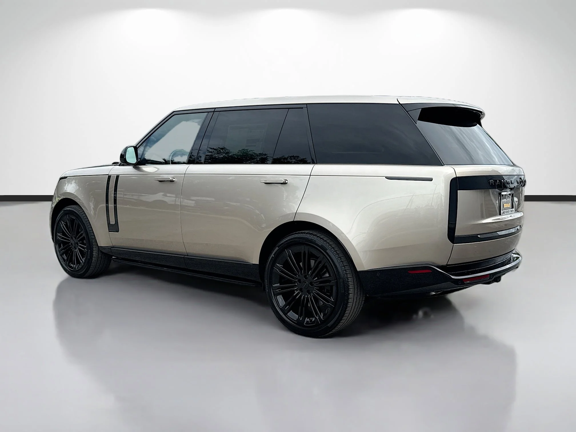 New 2026 Sunset Gold Land Rover Autobiography image 3