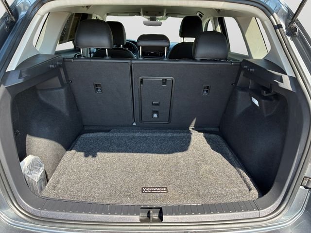 Certified Used 2024 Platinum Gray Metallic Volkswagen 1.5T SE image 19