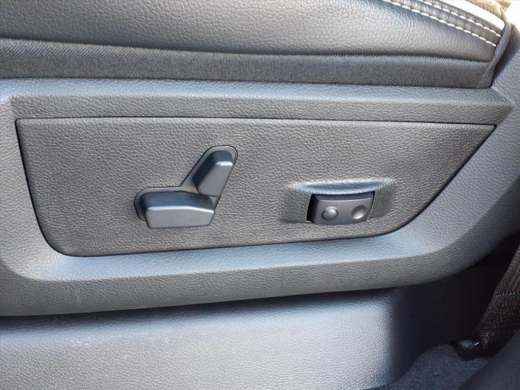 2026 RAM 3500 Laramie - Photo 14