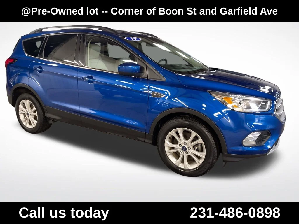 Used 2019 Blue Ford SEL image 8