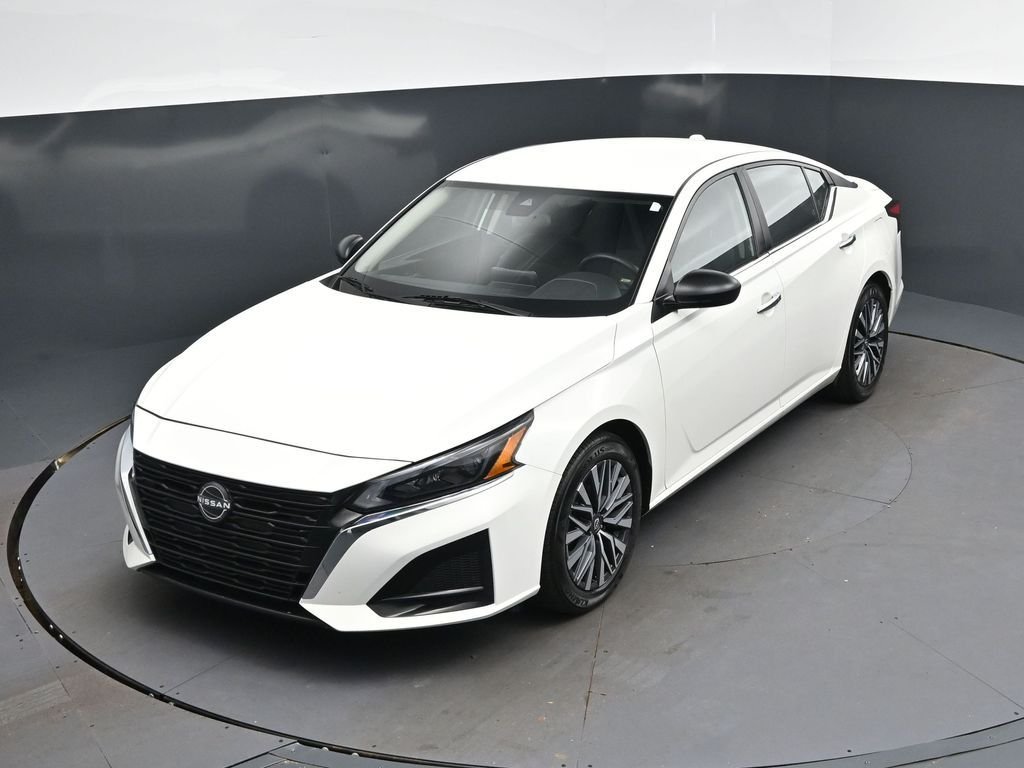2025 Nissan Altima SV - Photo 29