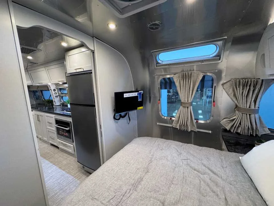 New 2026 SILVER AIRSTREAM  image 42