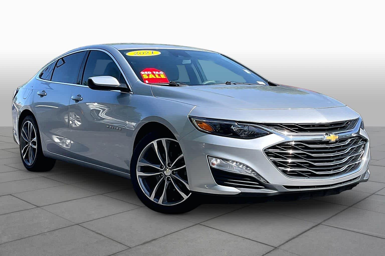 Used 2021 Silver Ice Metallic Chevrolet LT image 3