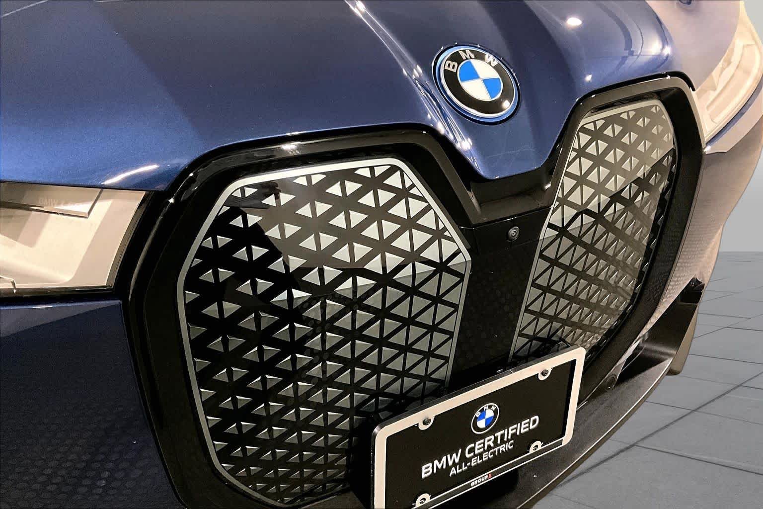 Used 2024 Phytonic Blue Metallic BMW xDrive50 image 29