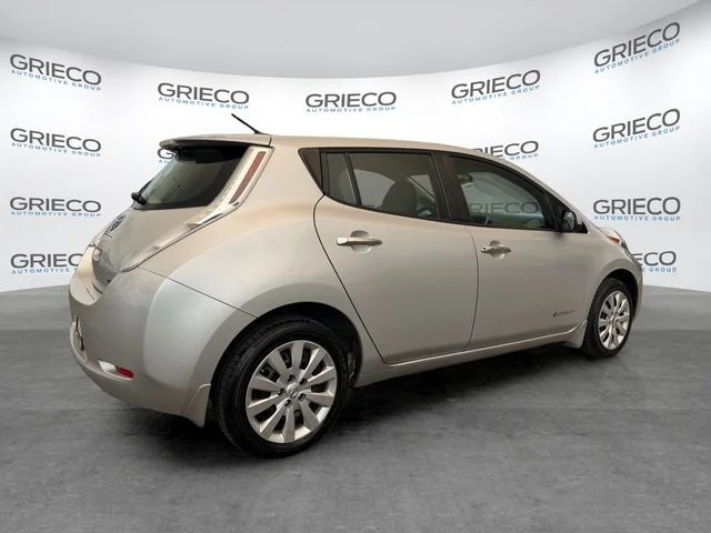 Used 2016 Brilliant Silver Nissan S image 7