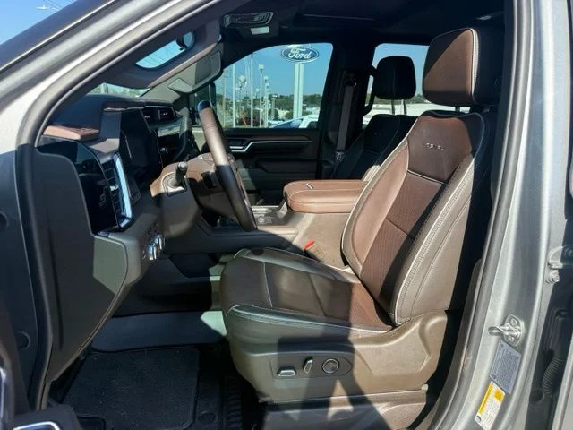 Used 2025 Silver GMC Denali image 14