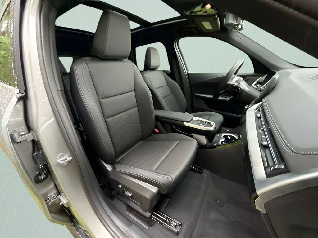 New 2026 Space Silver Metallic BMW xDrive28i image 25
