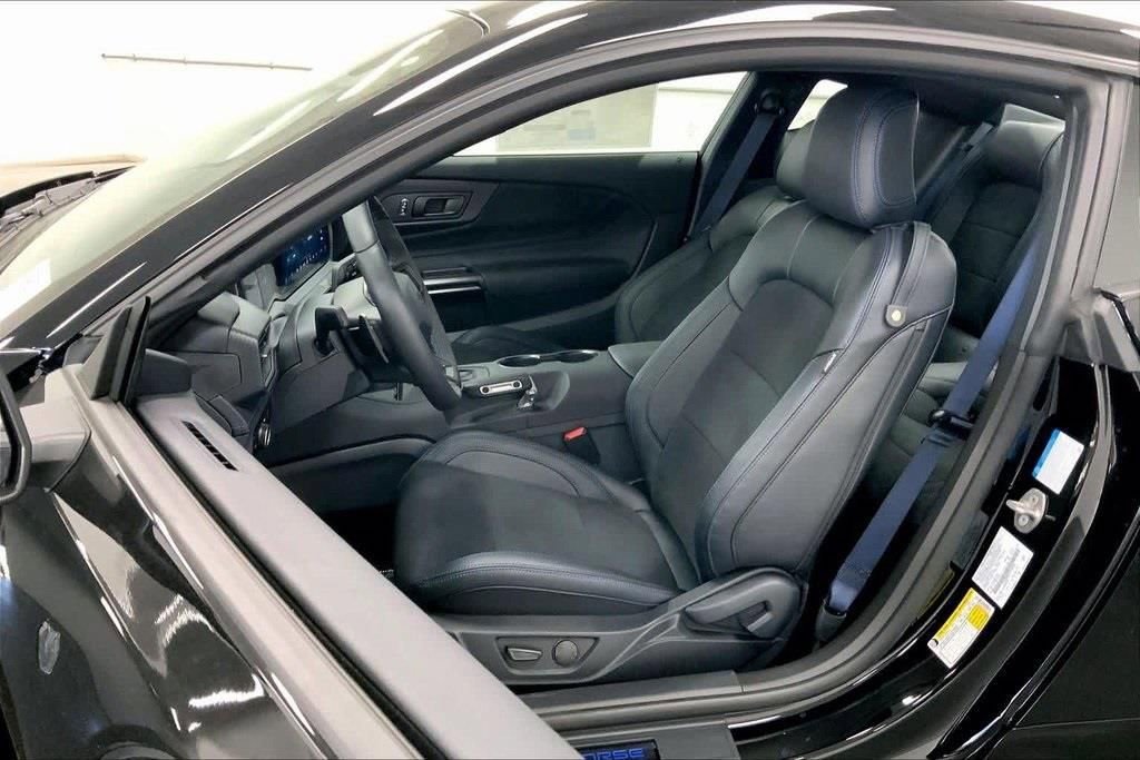 2025 FORD MUSTANG - Image 4