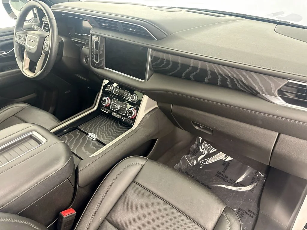 Used 2023 White GMC Denali image 30