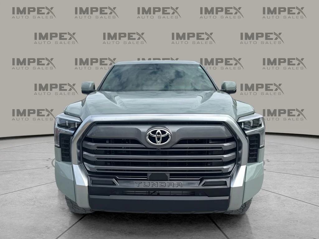 Used 2025  Toyota Limited image 2