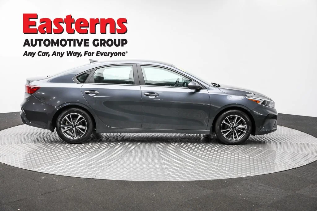 Used 2023 Gray Kia LXS image 4