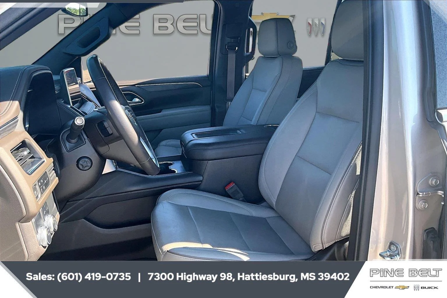 Used 2022 Pearl Beige Metallic GMC SLT image 18