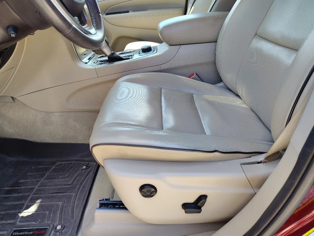 Used 2020 Velvet Red Pearlcoat Jeep Overland image 10