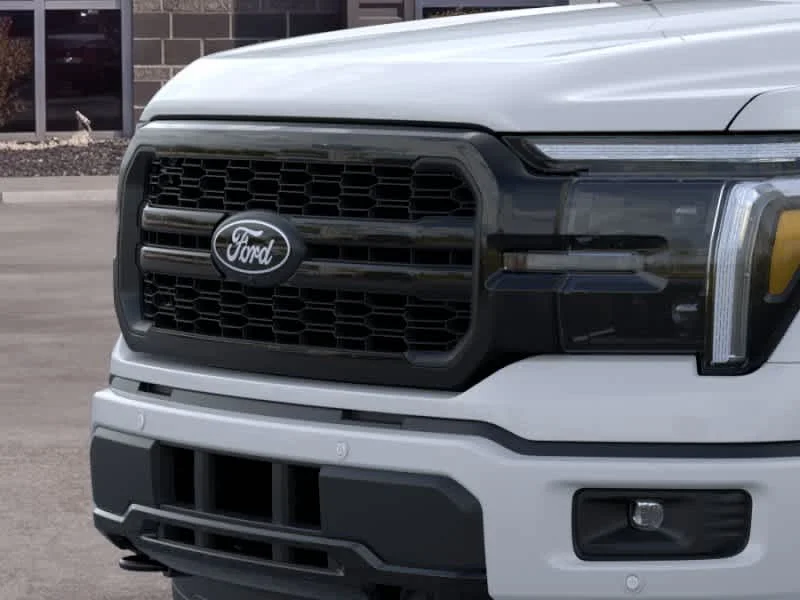 New 2026 Oxford White Ford Lariat® image 17