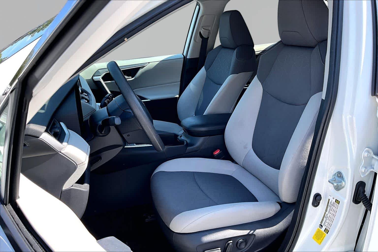 Used 2024 Ice Cap Toyota XLE image 8