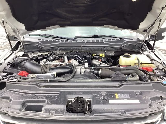 Used 2019 White Ford Lariat image 25