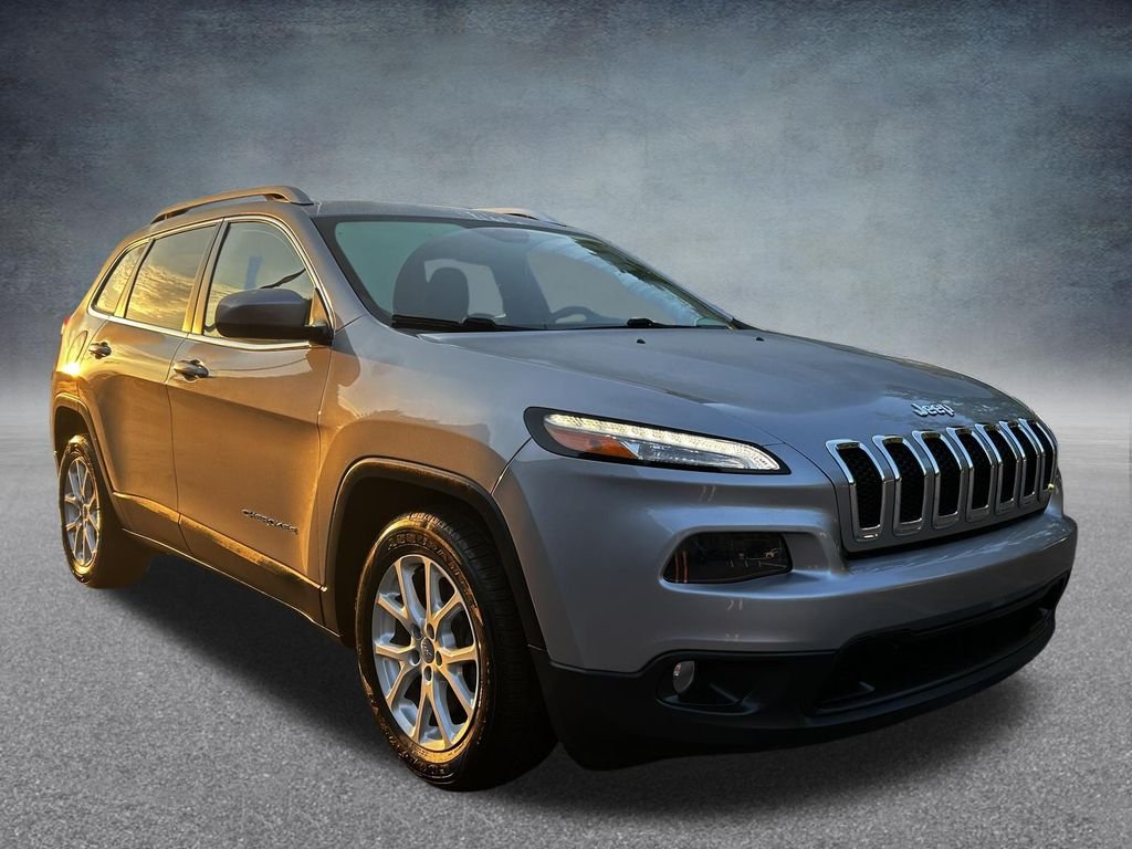 Used 2017 Jeep Cherokee Latitude with VIN 1C4PJLCB3HW616987 for sale in Delaware, OH