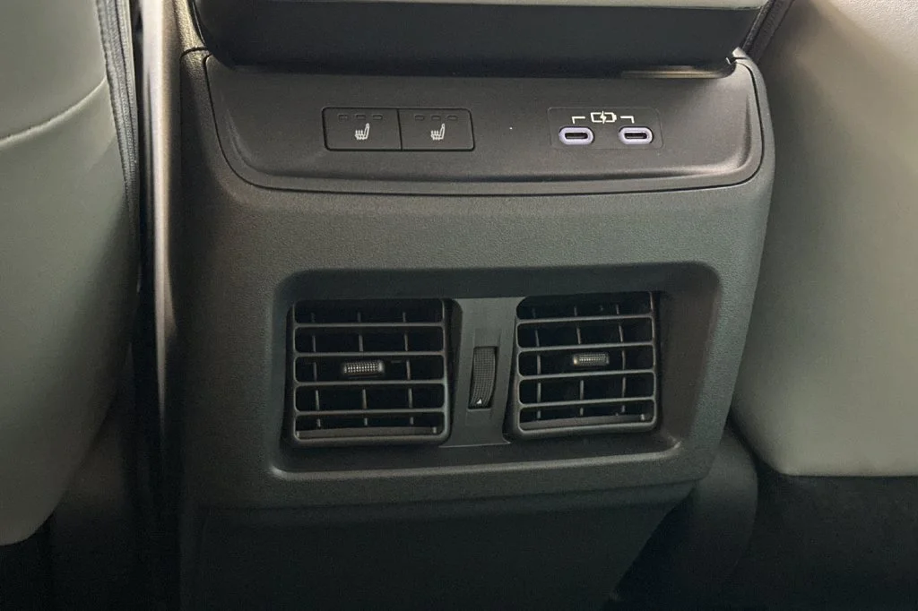 New 2027 Wind Chill Pearl with Midnight Black Metallic roof <sup>1</sup> Toyota  XSE image 14