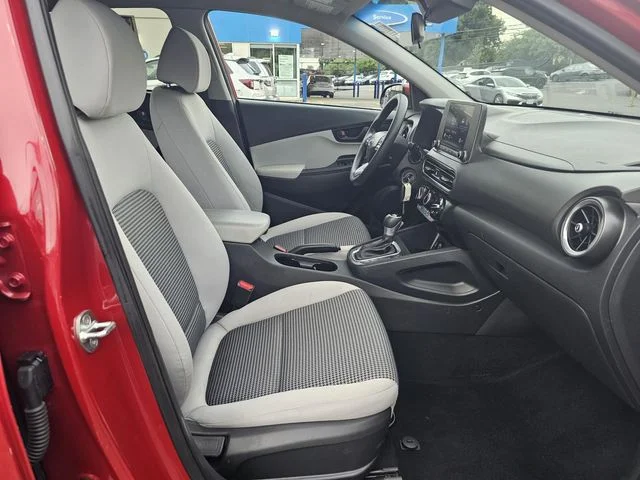 Used 2022 Pulse Red Hyundai SE image 13