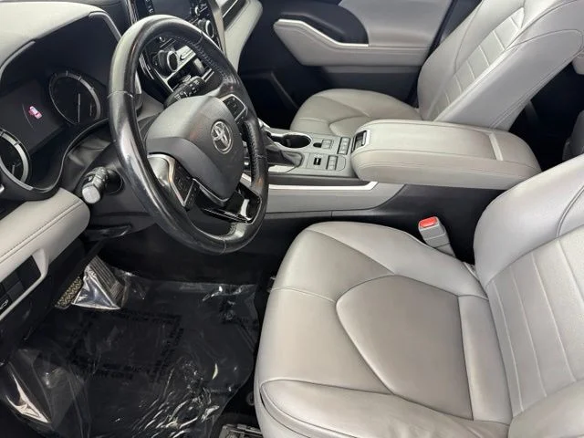Used 2020 Gray Toyota XLE image 25