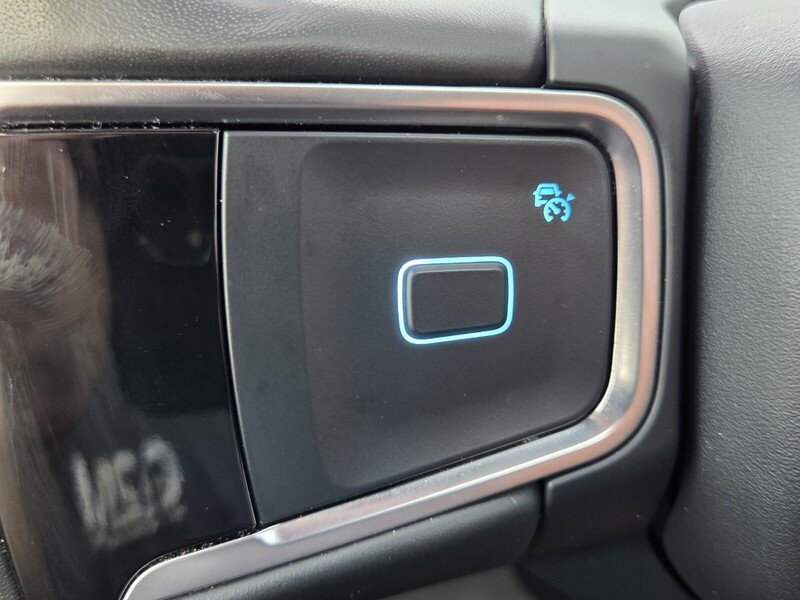 Used 2025 White Metallic FORD TREMOR 4X4 image 34
