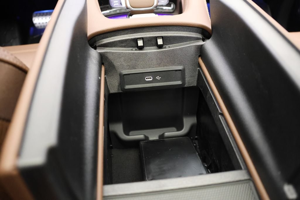 New 2026 MANUFAKTUR Moonlight White Metallic Mercedes-Benz GLS 450 image 30