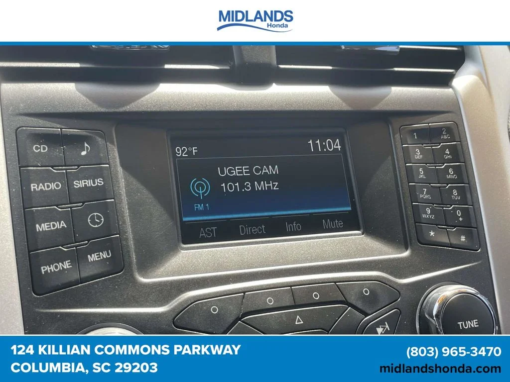 Used 2016 White Platinum Clearcoat Metallic Ford SE image 24