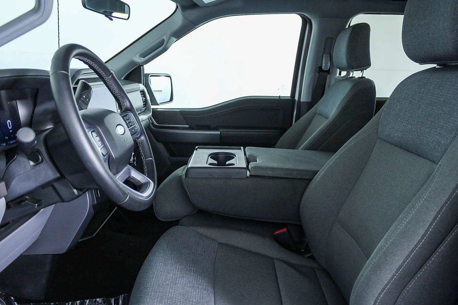 Used 2025 White Ford XLT image 18
