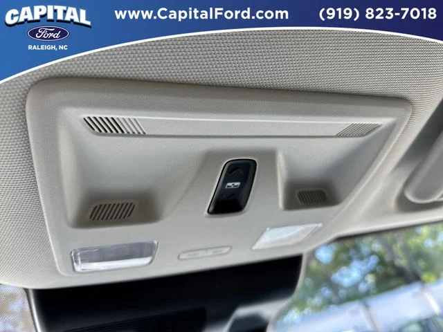 Used 2025 White Ford Lariat image 31