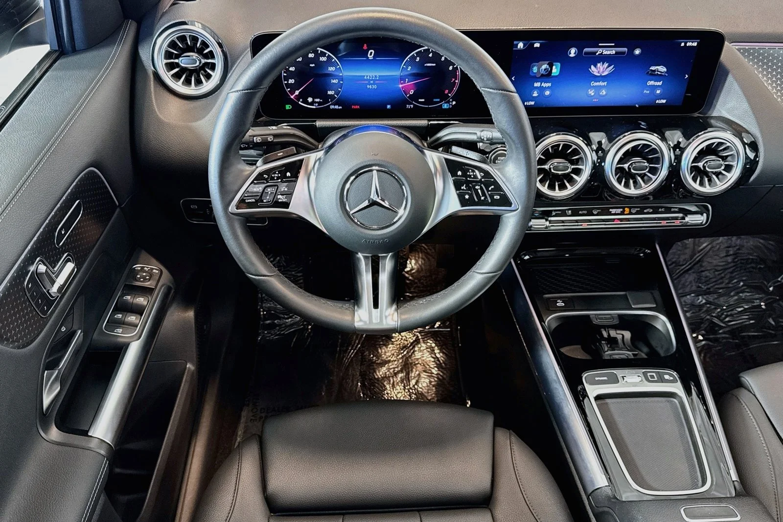 Used 2026 Mountain Grey Metallic Mercedes-Benz GLA 250 image 21