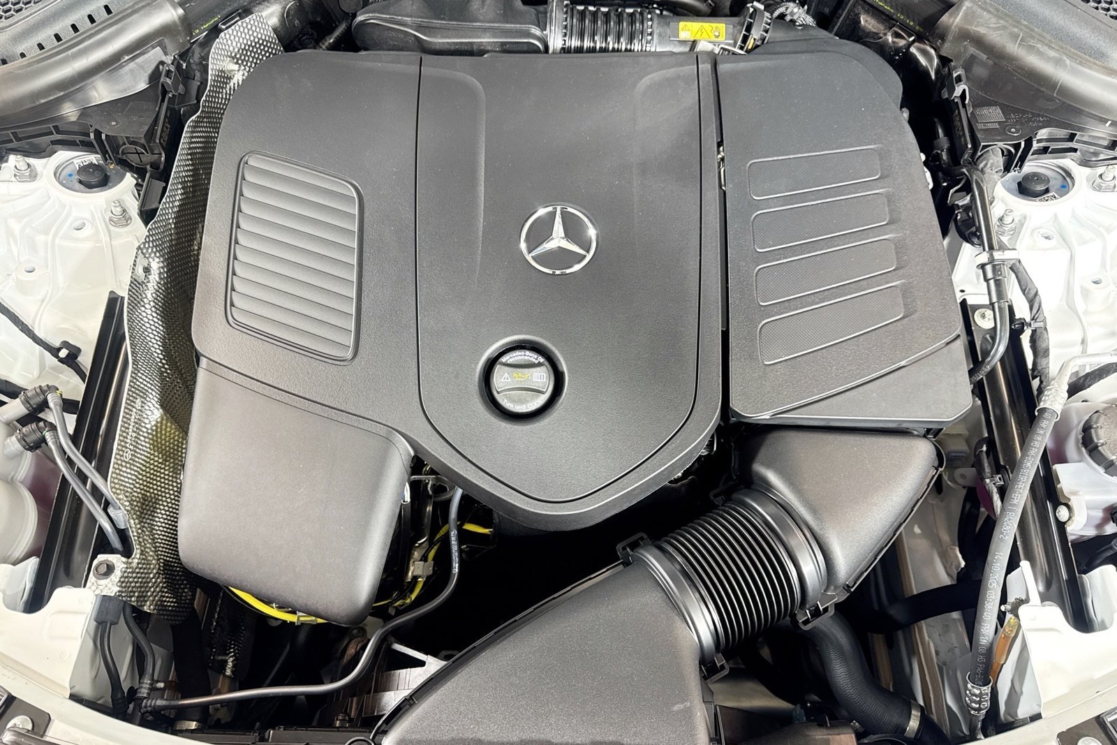 New 2026 Polar White Mercedes-Benz GLC 300 image 28