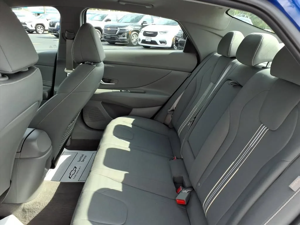 Used 2025 Blue Hyundai SEL Convenience image 22
