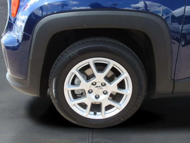 Used 2020 Blue Clearcoat Jeep Latitude image 4
